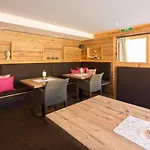 Muntanella 4*