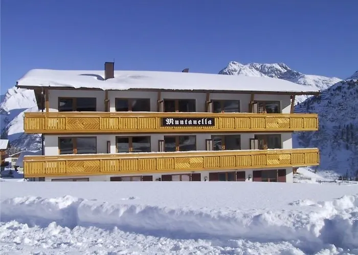 Guest house Muntanella 4*